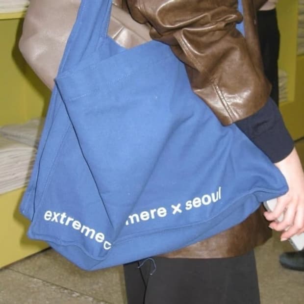 Extreme cashmere 익스트림캐시미어 팝업 에코백 블루