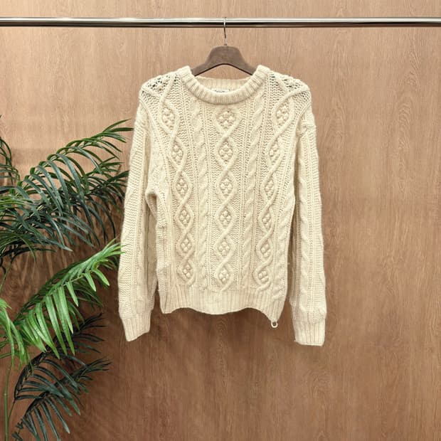빈티지 라운드넥 긴팔 울 니트 클래식 피셔맨 케이블 패턴 디테일 아이보리