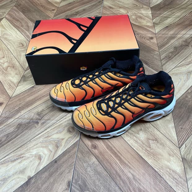 나이키 에어맥스플러스 OG 선셋