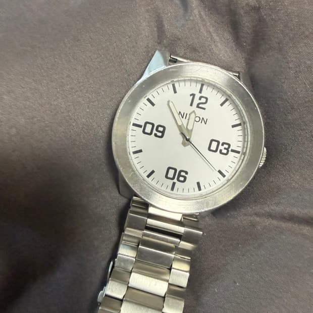 [닉슨/아카이브] 계기판 스타일 미니멀 시계 / onesize