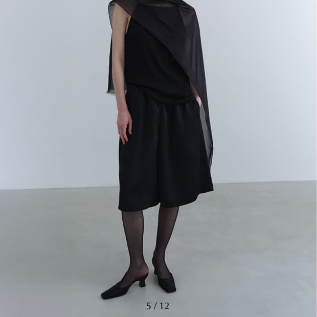 오브헤덴 Tulle Satin Bermuda Pants