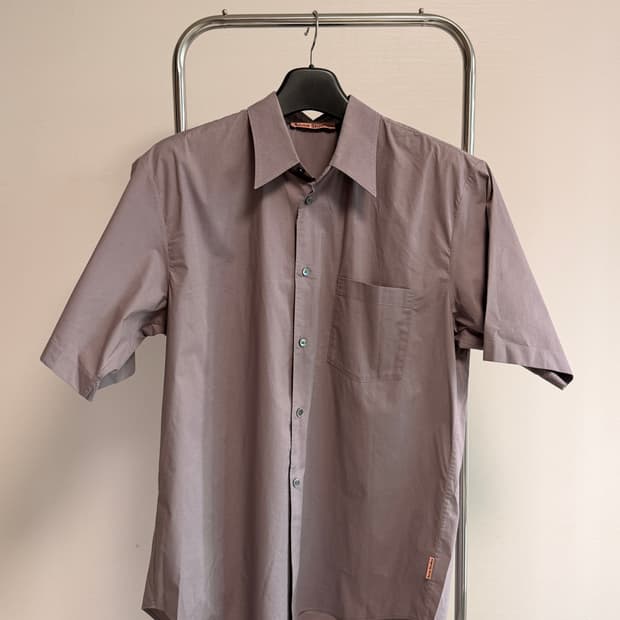 아크네 반팔 셔츠