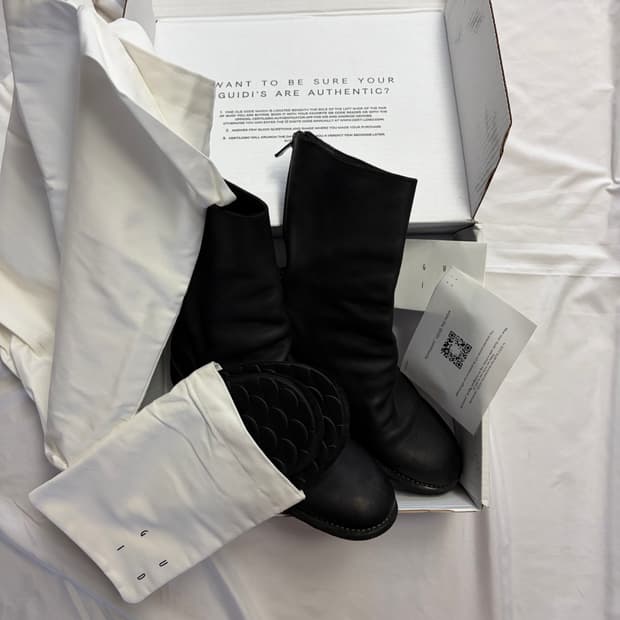 [44] 구이디 988 백 지퍼 부츠