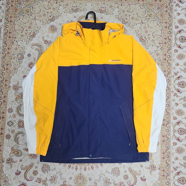 노티카 멀티컬러 후드 바람막이
XXL