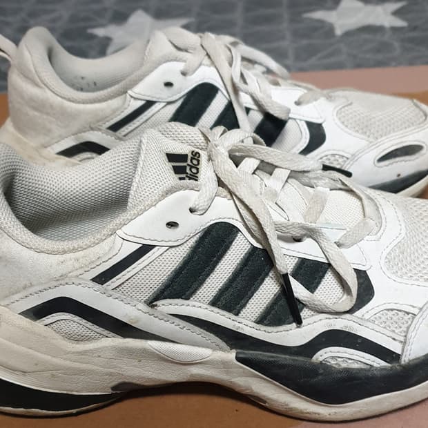 아디다스 런닝화 횐검 (250)