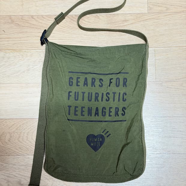 휴먼메이드 숄더백 크로스백