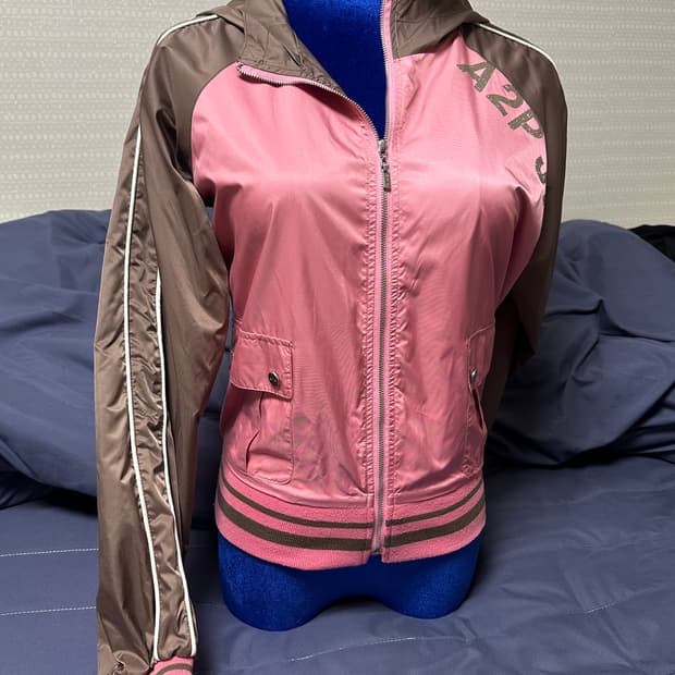 빈티지 딸기초코 바람막이