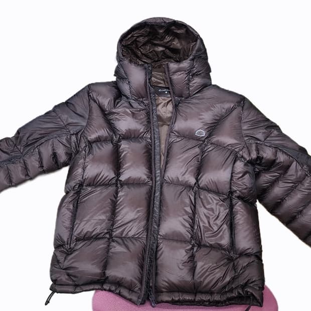 제로그램 라모나 220 110 브라운 팝니다.