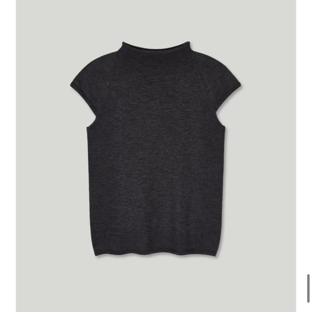 어랜 aaran 캡 슬리브 하프넥 니트웨어 민소매 차콜