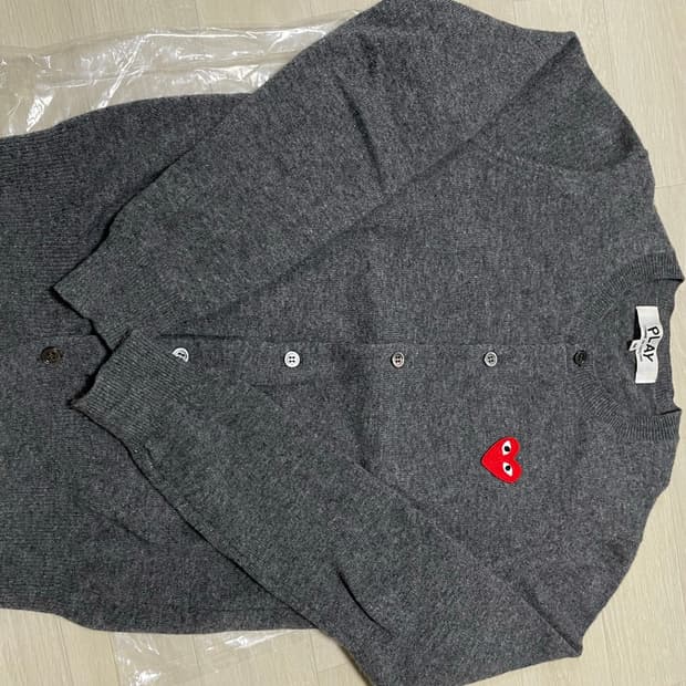 [M] (W) 플레이 꼼데가르송 레드 하트 니트 가디건 그레이
