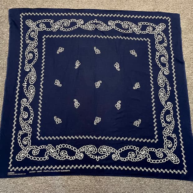 코로나유틸리티 네이비 빅반다나