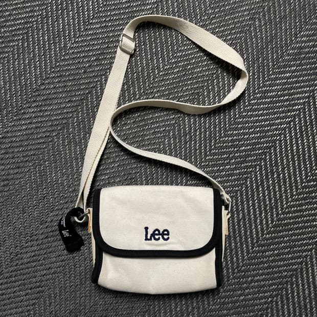 Lee 자수 이지 미니 크로스백 아이보리o 6001