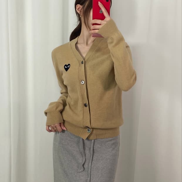 꼼데가르송 샌드베이지 브이넥 가디건