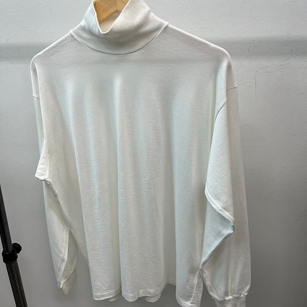 100-105) 오라리 모크넥 롱슬리브