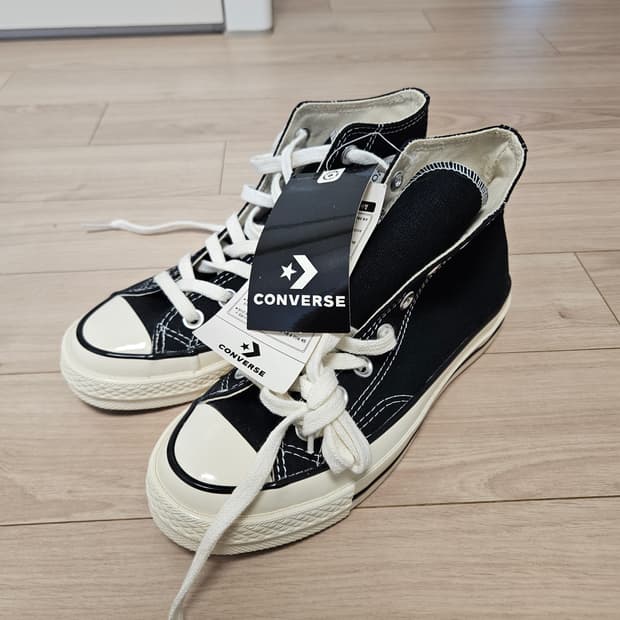 컨버스 척테일러 하이 225 미사용 새상품