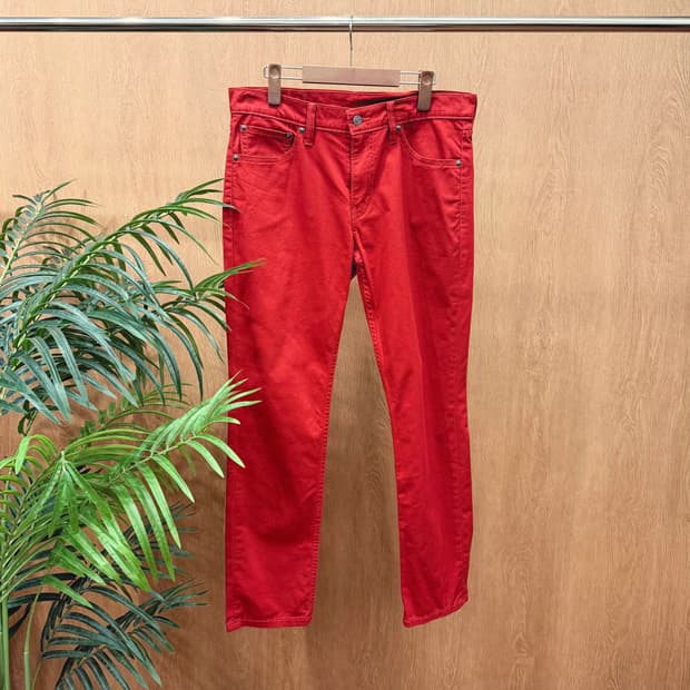 리바이스 511 데님 팬츠 5포켓 레드 탭 디테일 슬림 테이퍼드핏 레드