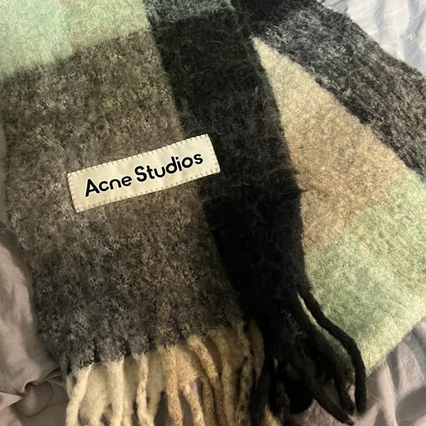 아크네 스튜디오 모헤어 체크 머플러 그린 그레이 블랙