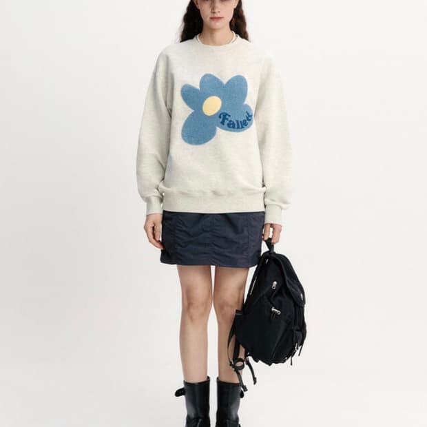 M) 팔렛 부클 플라워 맨투맨 오트밀