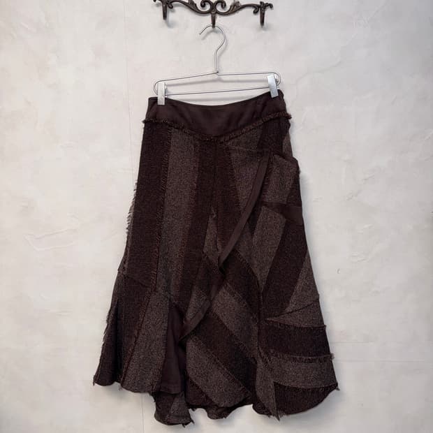 Dark brown grunge unbalanced layered sk