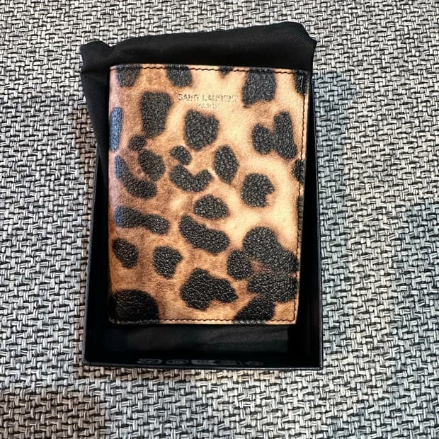 생로랑 지갑 새상품