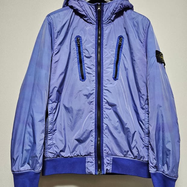 스톤아일랜드 크링클랩스 프리마로프트 후드 자켓