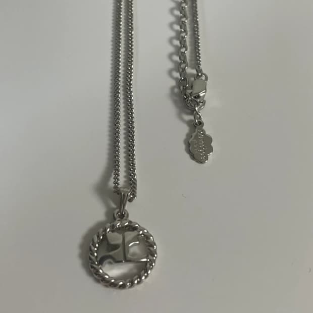 꾸레쥬 빈티지 로럴 써클 목걸이