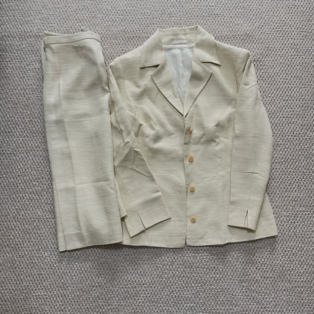 버버리 자켓 스커트 셋업 42사이즈