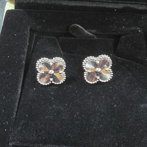 반클리프 기요세 귀걸이(실버)