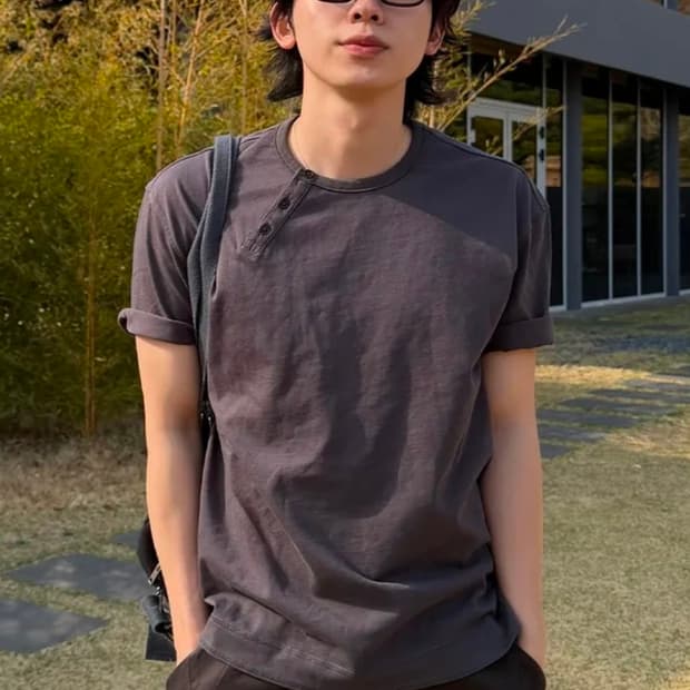 [리제임스×미세키서울 맨]Diagonal henley neck short