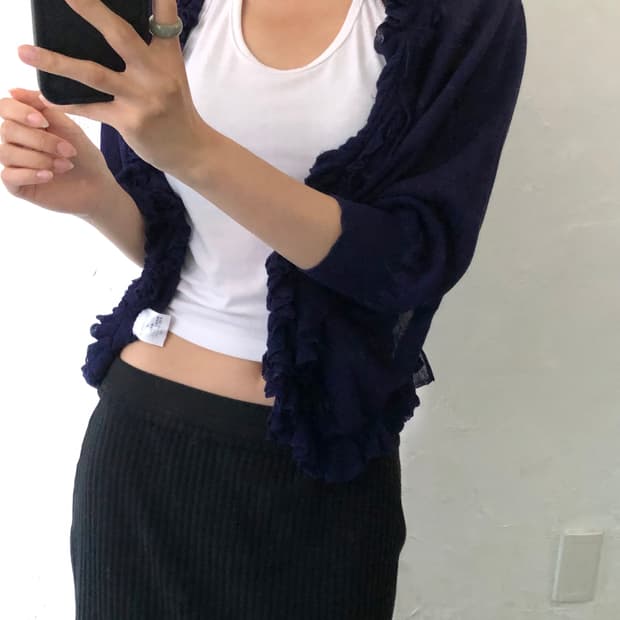 츠모리치사토 네이비컬러 러플 카라 반팔 가디건