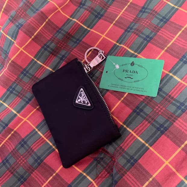 프라다 노벨티 파우치 카드지갑 