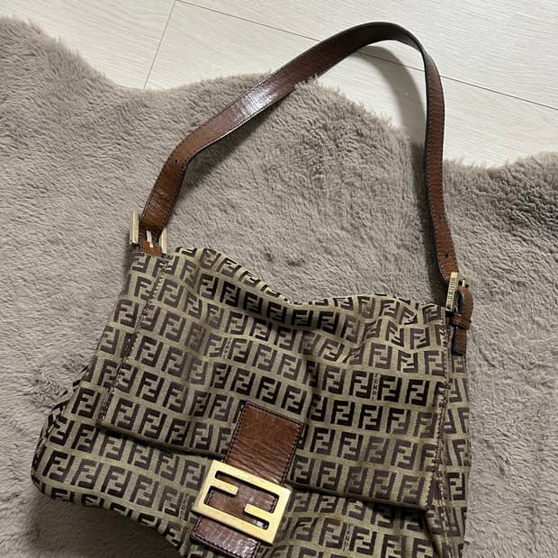 펜디 맘마 숄더백