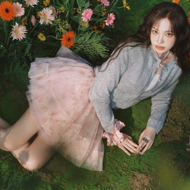 민주킴 에잇세컨즈 시스루 프릴 원피스