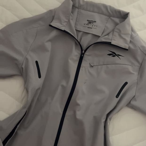 리복 슬림핏 바람막이