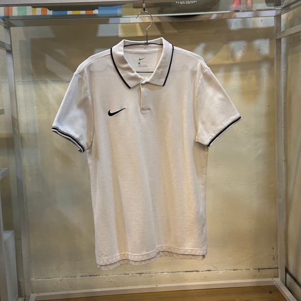 나이키 스우시 로고 반팔 카라티 L