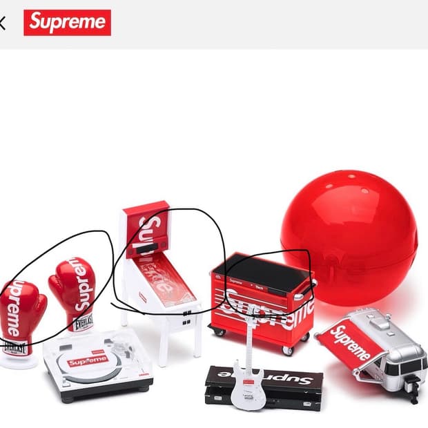 슈프림 가챠 supreme gatcha 판매합니다
