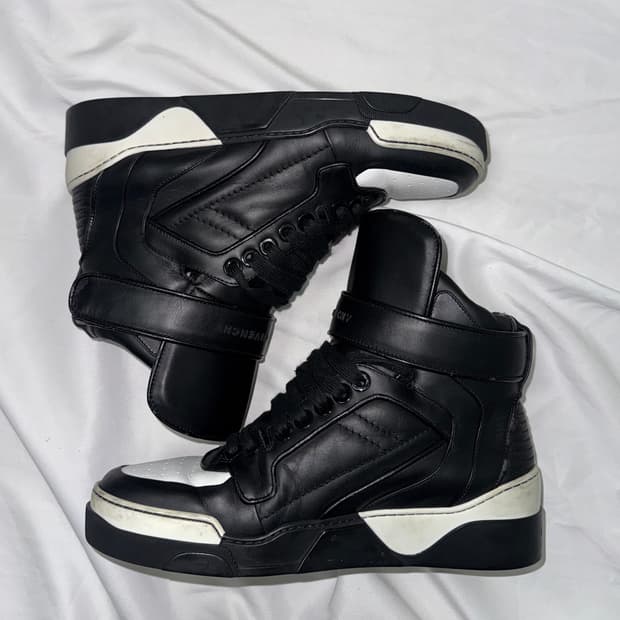 지방시 카프 스킨 타이슨 하이탑