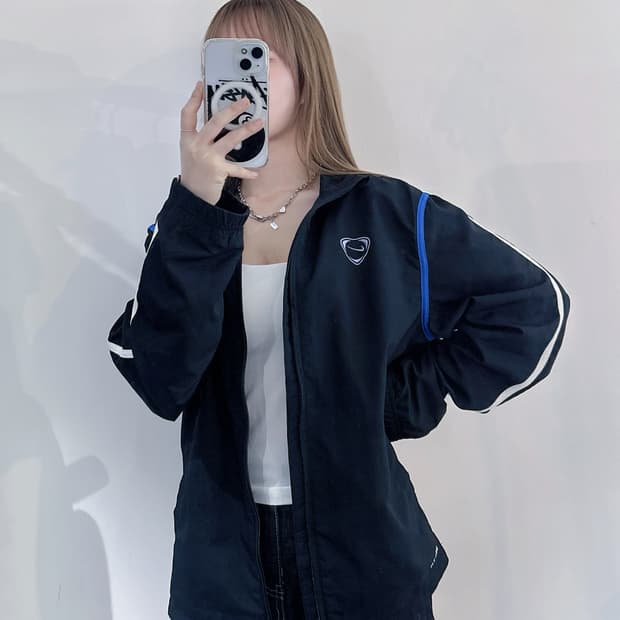 나이키 스우시 블랙 바람막이