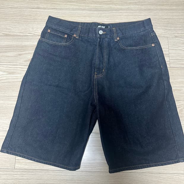 Palace 인디고 데님 쇼츠