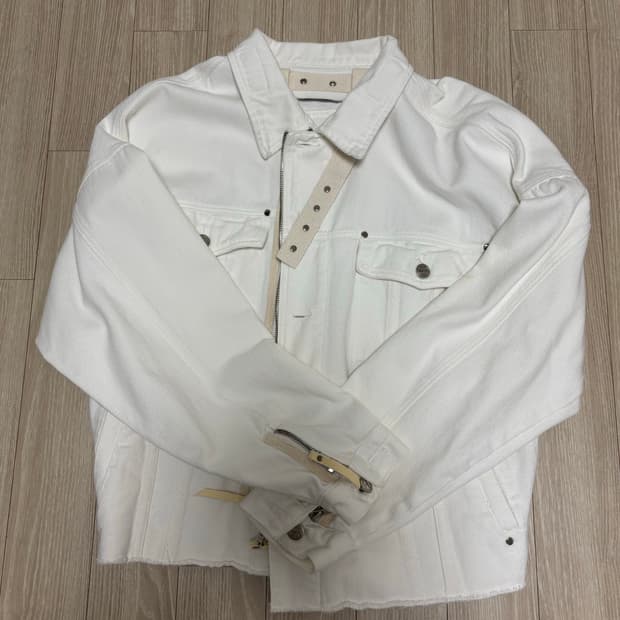 [L] hae.a 헤아 트러커 데님 자켓 화이트