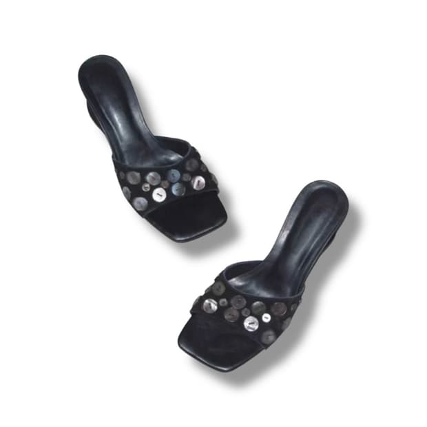 Black Button Mule Sandals 블랙 버튼 뮬 샌들