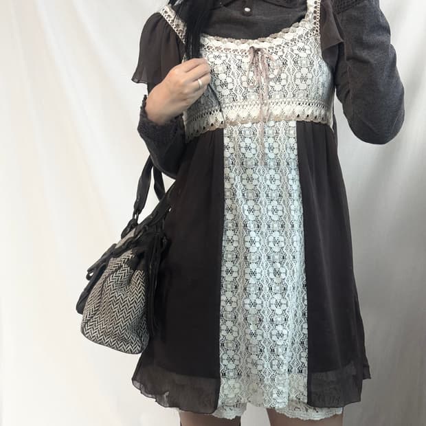 레이스 디테일 러플 슬리브 원피스