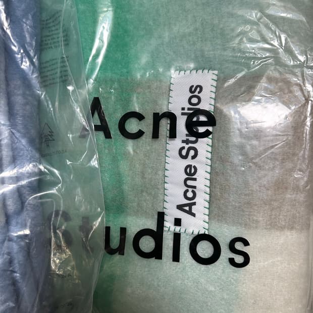 아크네 스튜디오 머플러 모헤어울 목도리남여공용