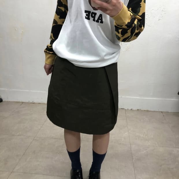 질샌더 나일론 미디 스커트