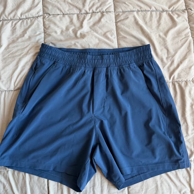 룰루레몬 페이스 브레이커 라이너리스 남성 반바지 5인치 m 사이즈 판매합