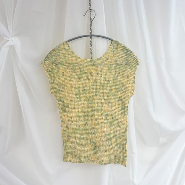 avocado egg mixed crinkle pleats top