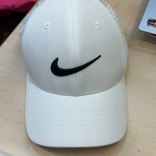 나이키 화이트 러닝 볼캡