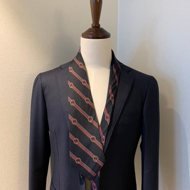 구찌(GUCCI) GG모노그램 블랙 스트라이프 빈티지넥타이 명품 A등급