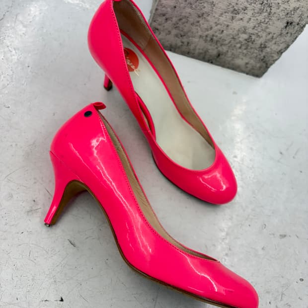 디젤 네온핑크힐