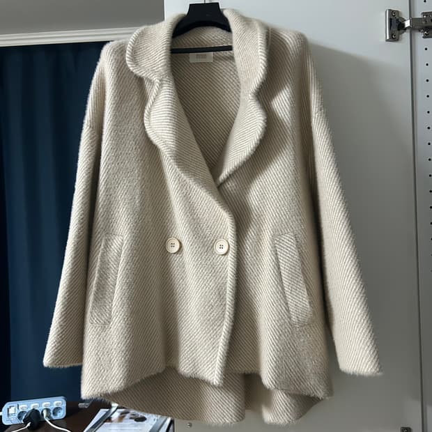 20년new)Malbon 멜본 초 극세사 부드러운 아이보리 솜털 퍼 코트